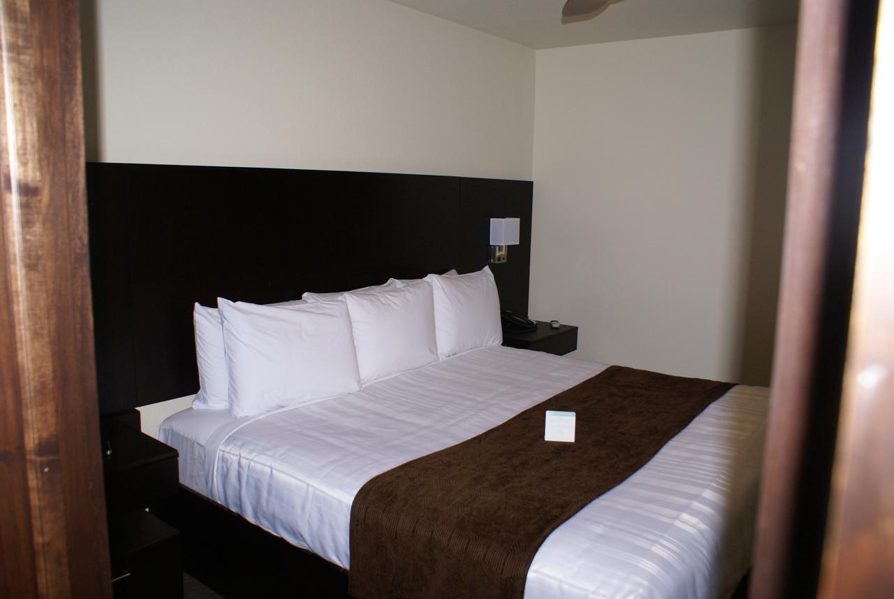 Motel Boarders & By Cobblestone - 2*