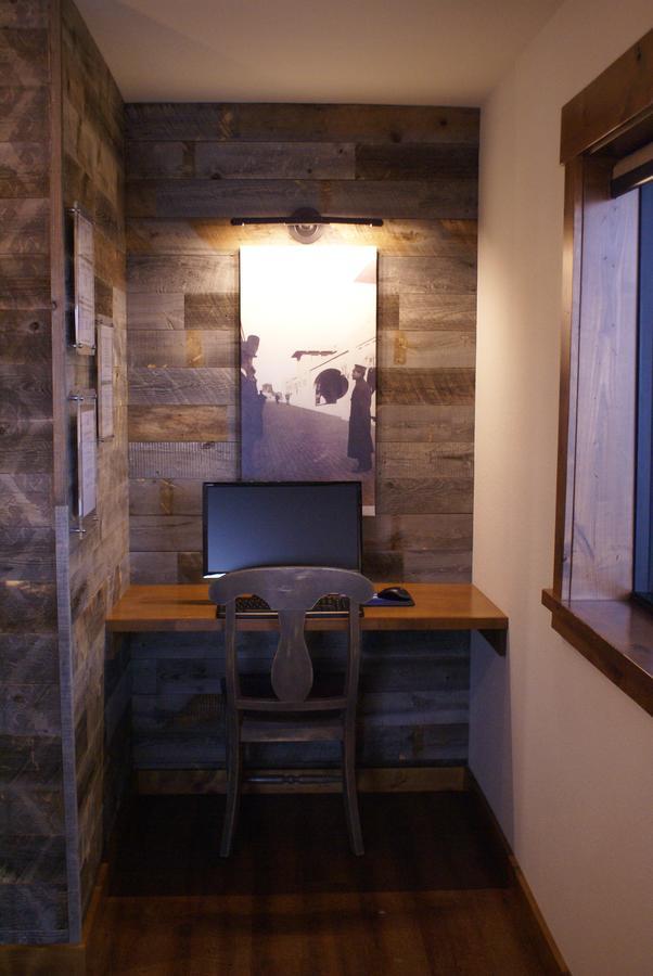 Motel Boarders & By Cobblestone - 2*