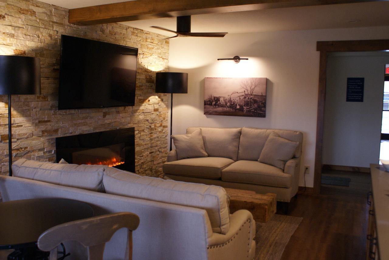 Motel Boarders & By Cobblestone - Syracuse