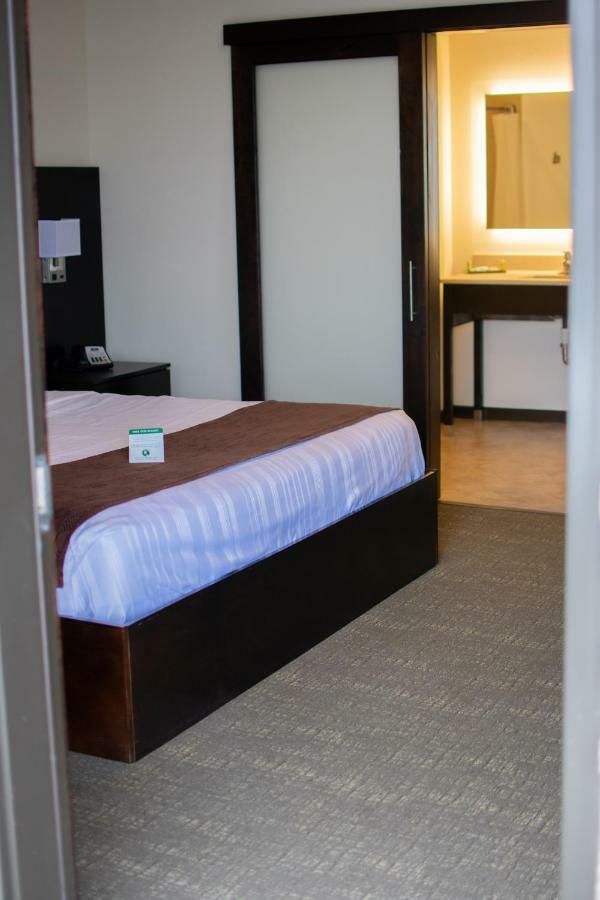 Motel Boarders & By Cobblestone -